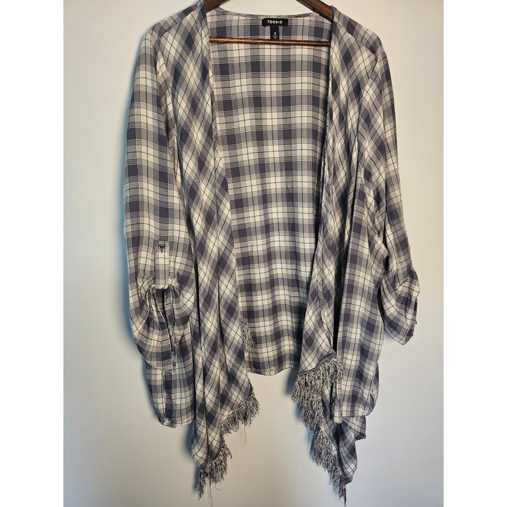 Boho Torrid Plaid Kimono Cardigan Womens 6 Blue White Fringe Roll Tab Sleeve